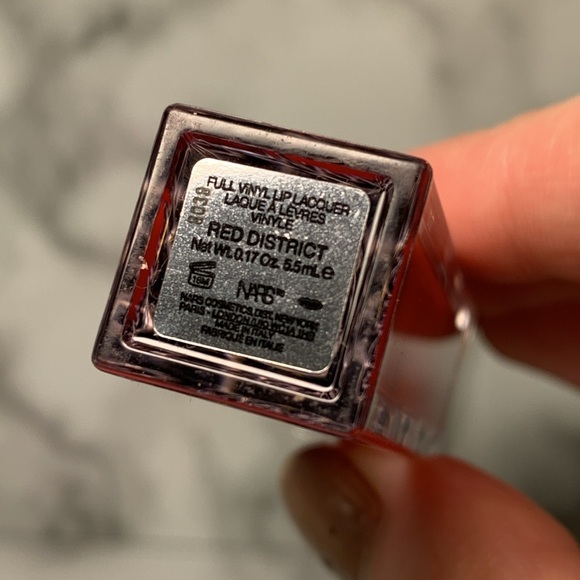 New RED DISTRICT NARS FULL VYNL LIP LACQUER - Picture 5 of 11